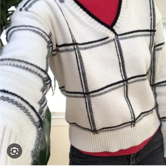 MOTH Anthropologie V-neck Sweater - Picture 3 of 7